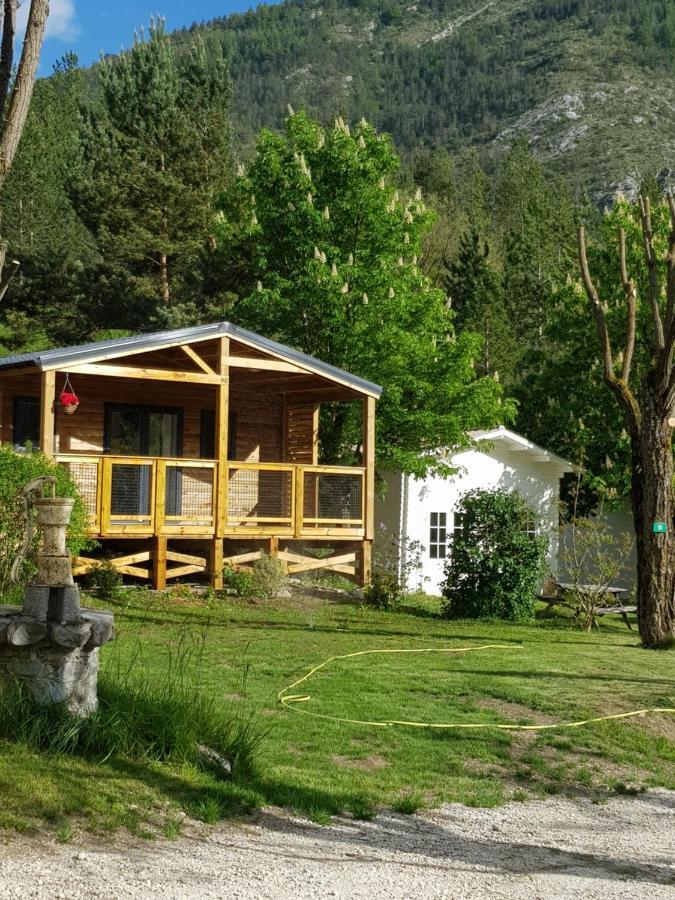 Camping Calme Et Nature Castellane Eksteriør billede