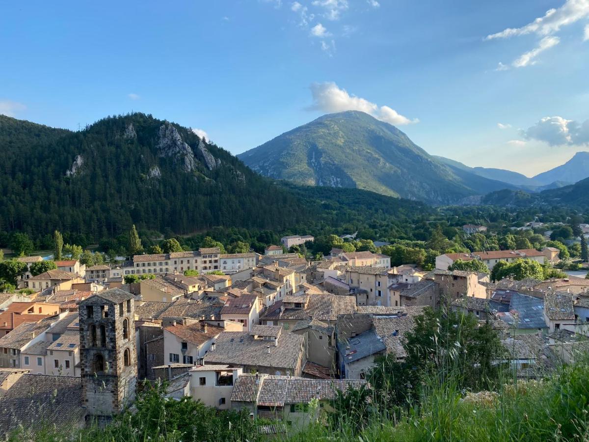 Camping Calme Et Nature Castellane Eksteriør billede