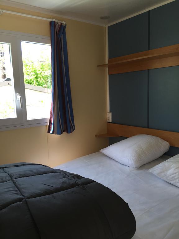 Camping Calme Et Nature Castellane Eksteriør billede
