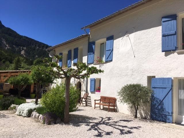 Camping Calme Et Nature Castellane Eksteriør billede